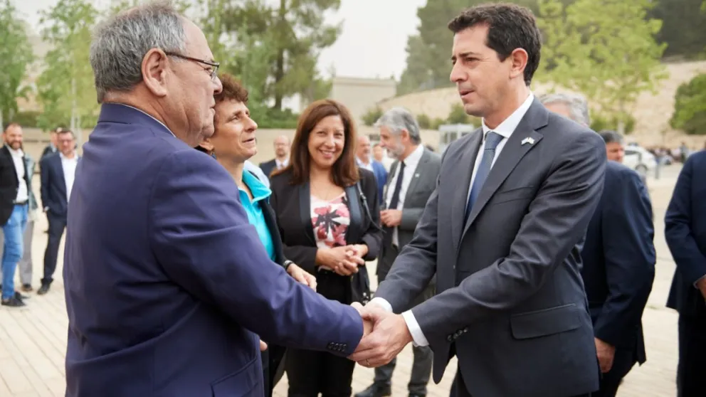 La Gobernadora Carreras rindió homenaje a víctimas del Holocausto