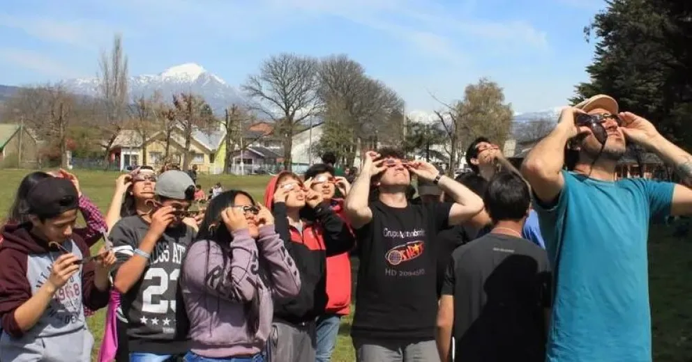 El grupo Osiris invita a ver juntos el eclipse parcial de Sol