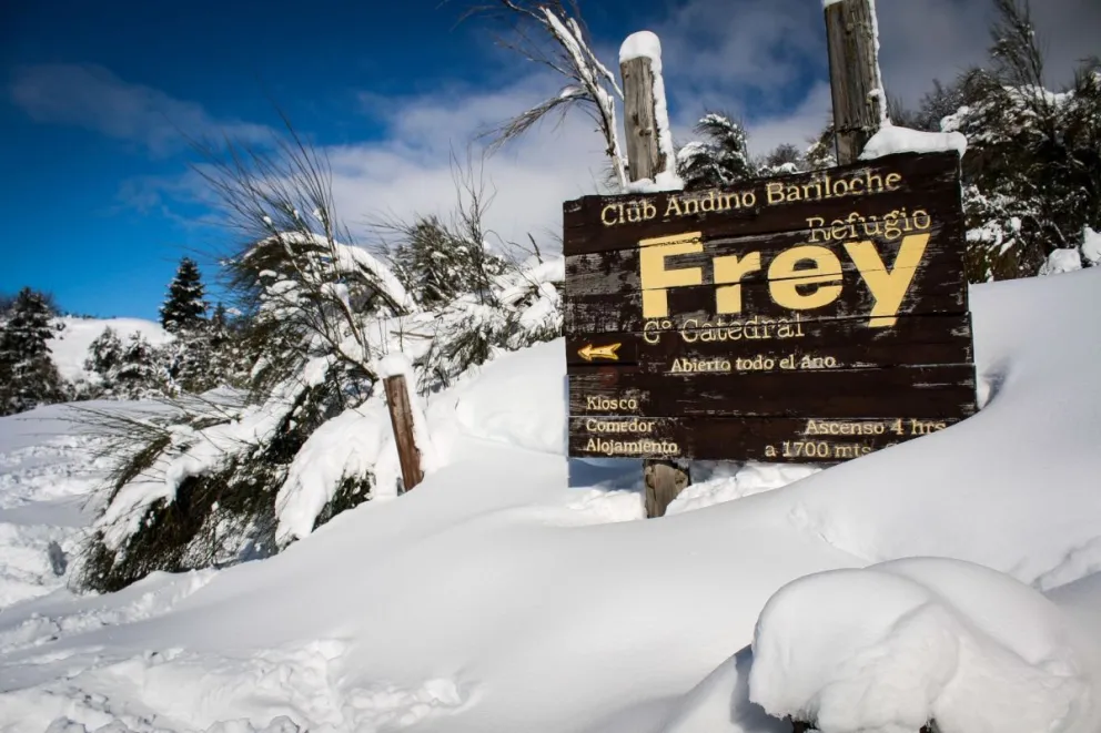 Buscan a un refugiero que desapareció subiendo a Frey
