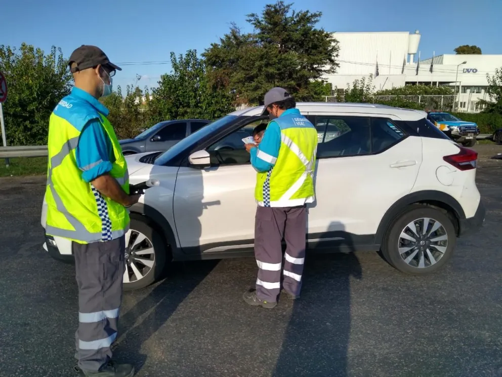 Salen a las calles de todo el país para controlar a conductores particulares y profesionales