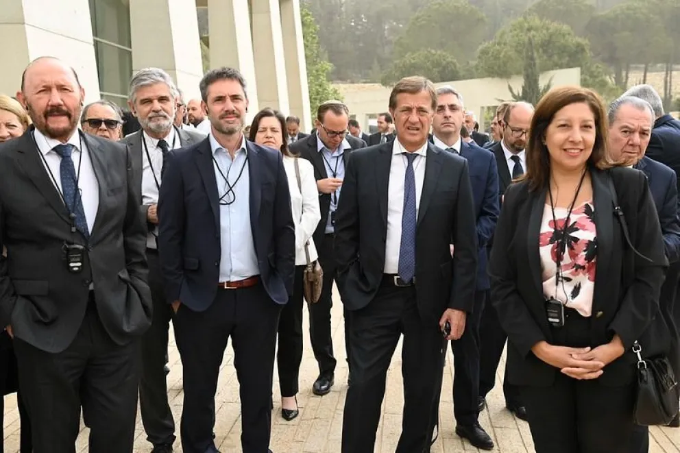 Desalinización y aprovechamiento del agua a pleno entusiasmaron a la gobernadora 