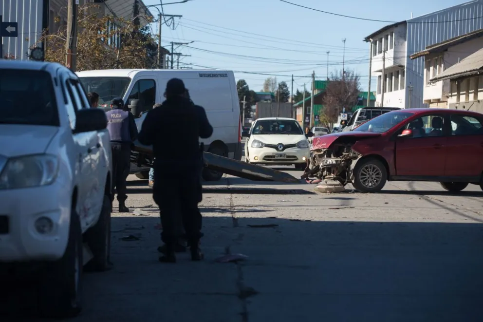 Violenta colisión vehicular en Gallardo y Sarmiento