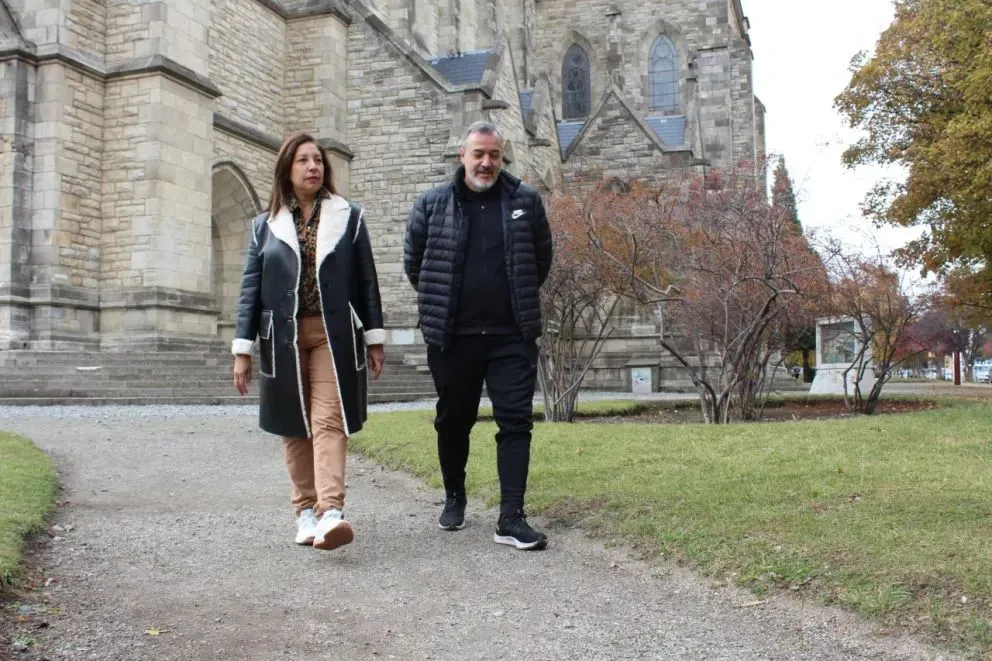 Arabela aceptó reabrir la mesa del salario con Aguiar