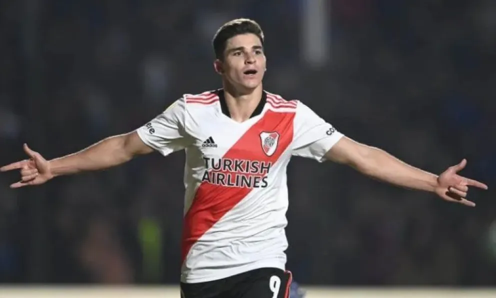 River goleó a Sarmiento con un triplete de Julián Álvarez y se clasificó a los cuartos de la Copa Liga Profesional