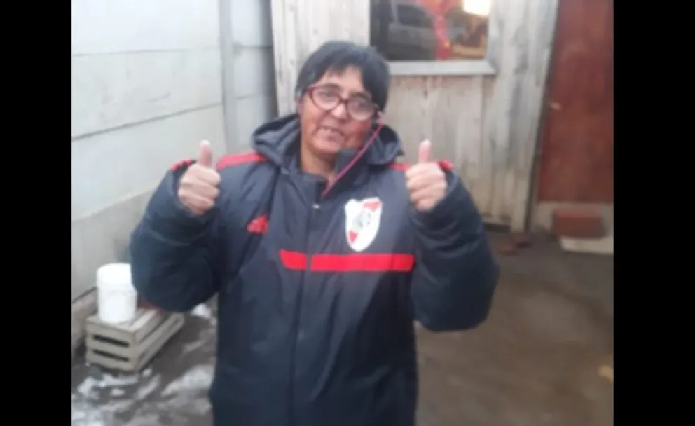 Alicia recibió un camperón del mismísimo Marcelo Gallardo