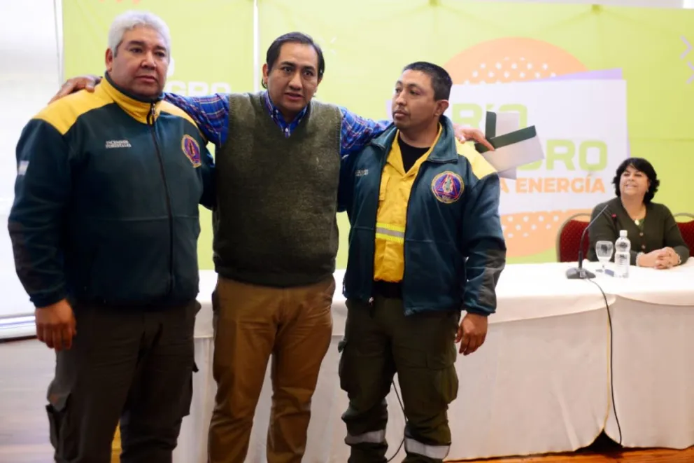 Entregaron aportes en Bariloche a los prestadores turísticos afectados por los incendios