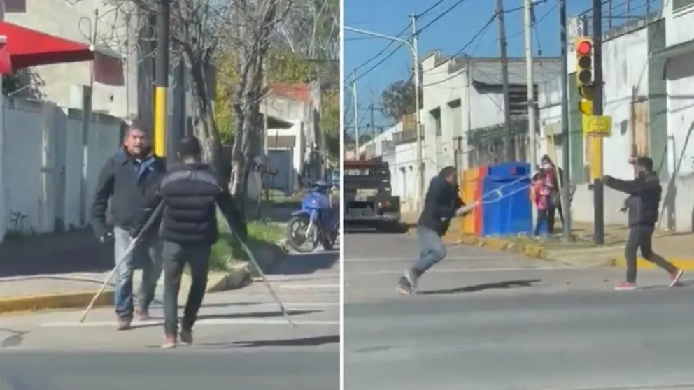 Insólito: mendigaba con muletas en el semáforo, pero escapó corriendo de una pelea