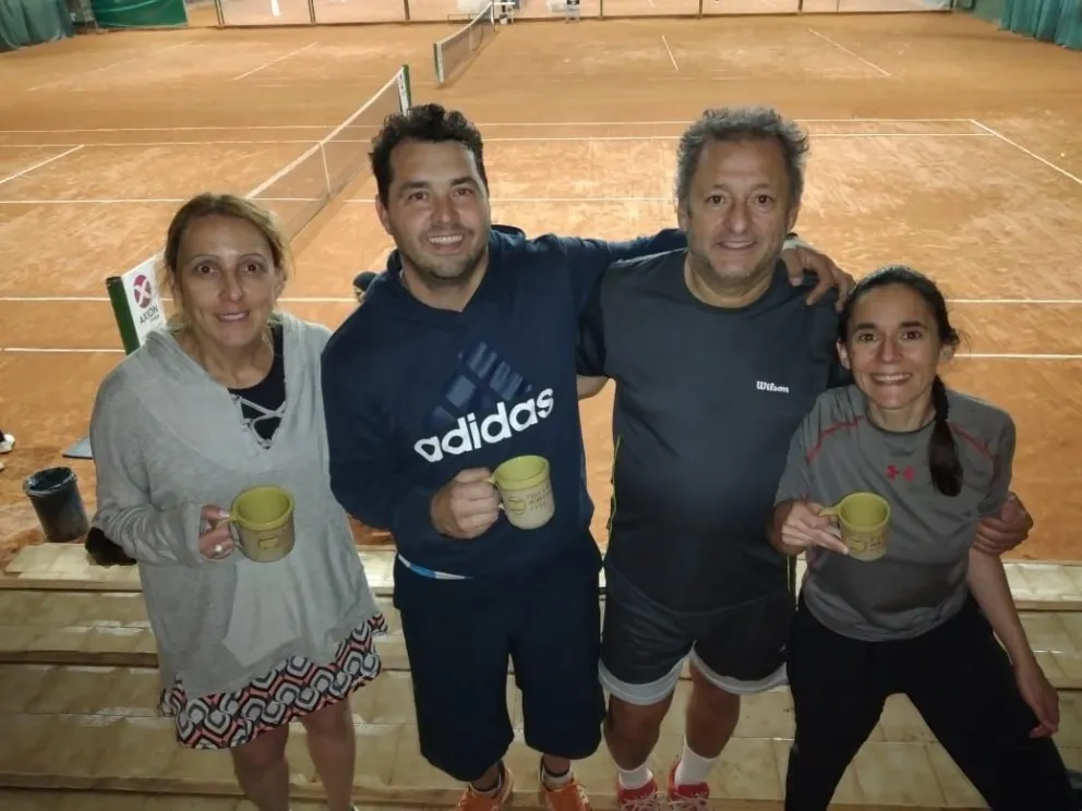 El Club de Tenis Veteranas Bariloche cumplió años y lo festejó con un gran torneo
