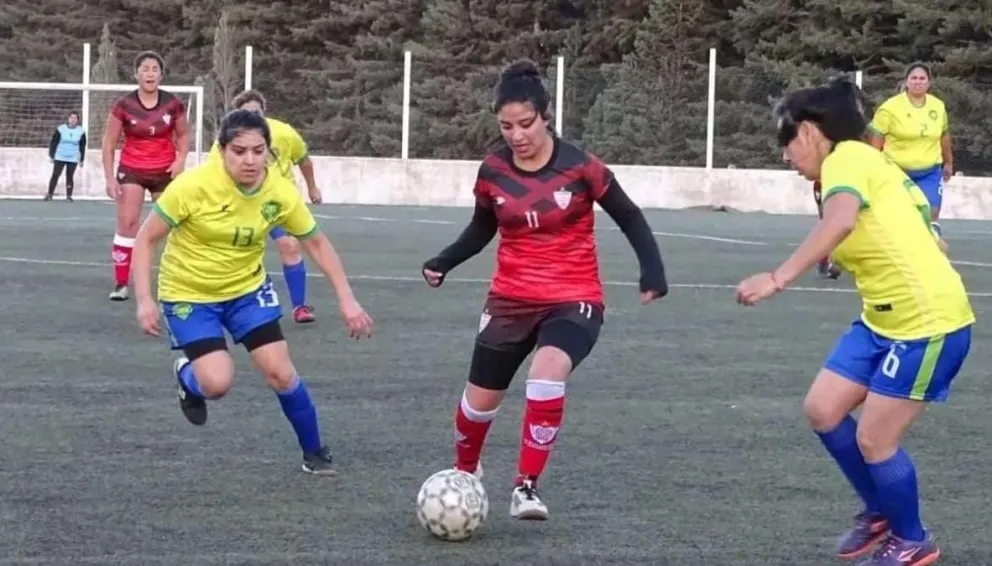 Las chicas de ADEFUL, juegan los cuartos de ida