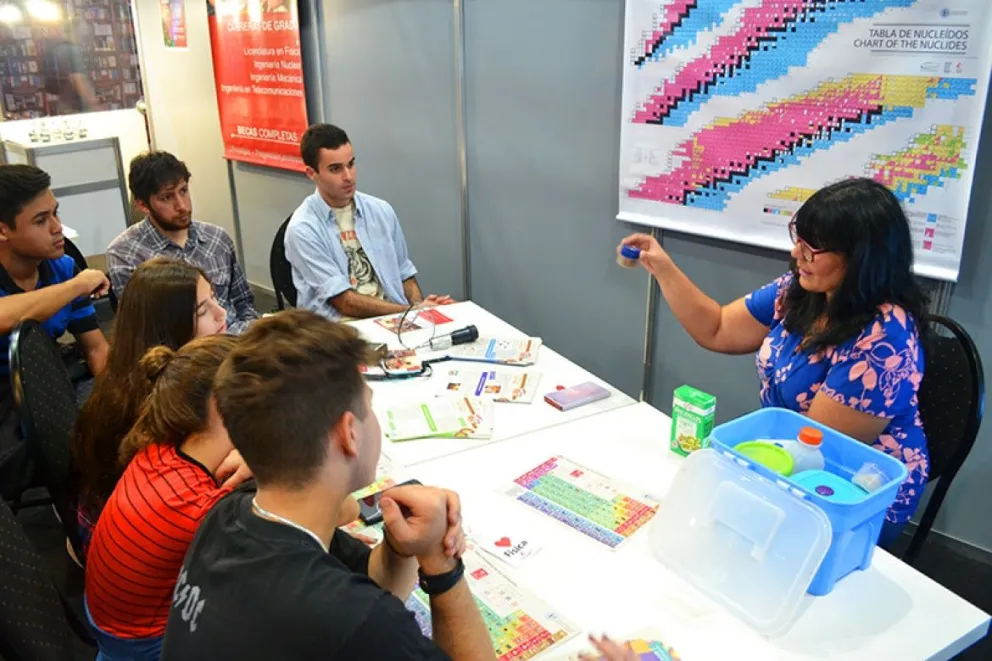 Ciencia y tecnología “al alcance de la mano”, en la Feria del Libro