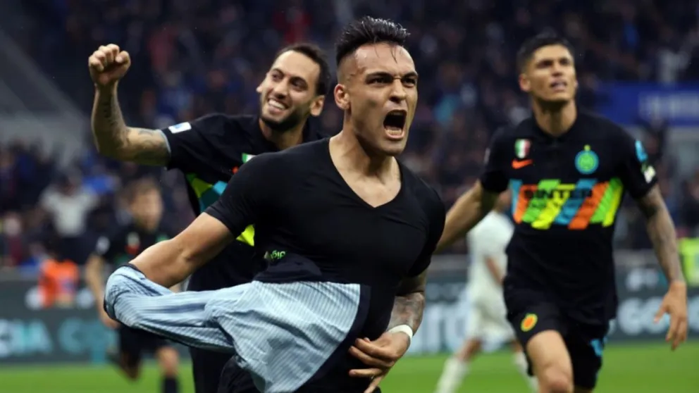 Un doblete de Lautaro Martínez catapultó al Inter a la cima de la Serie A
