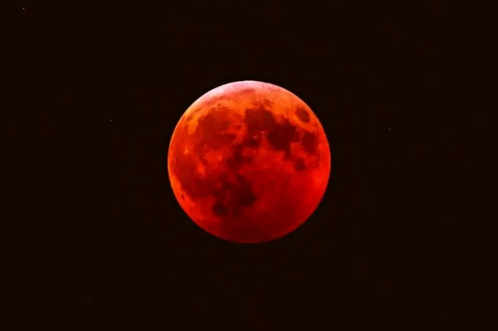 Eclipse lunar en mayo: cuándo y desde dónde vamos a poder  ver la “Luna roja de sangre”