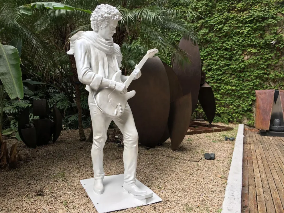 Costa Rica: se inauguró una estatua de Gustavo Cerati 